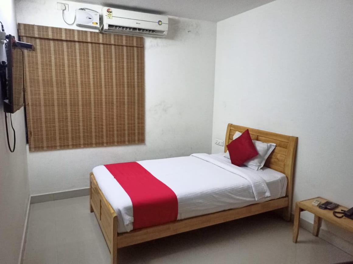 Hotel Tri-Star Residency Kochi Exterior foto