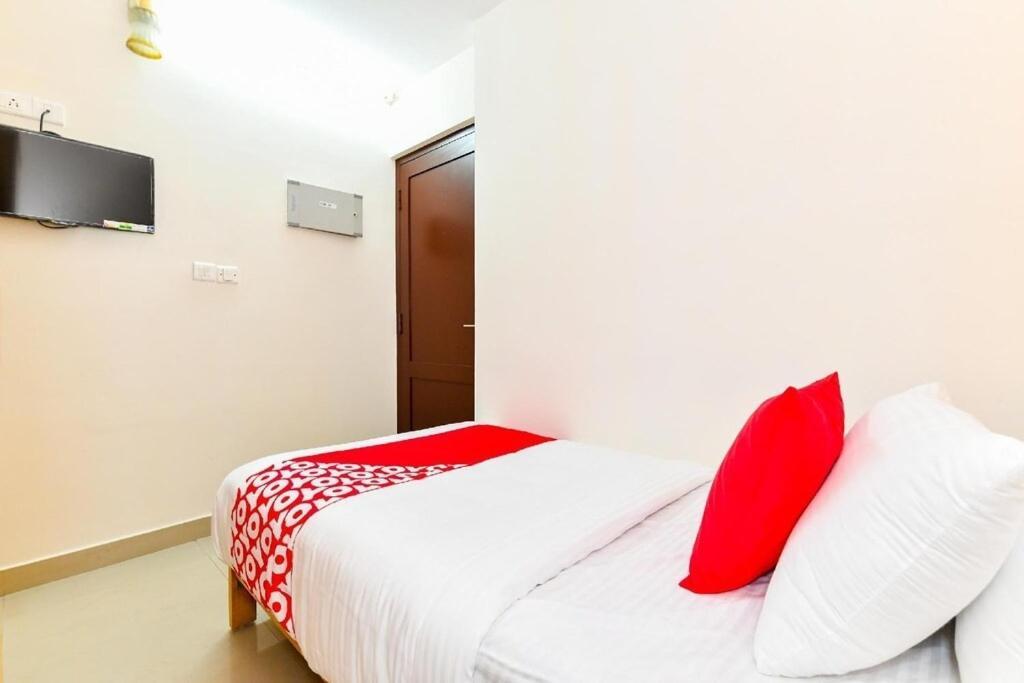 Hotel Tri-Star Residency Kochi Exterior foto