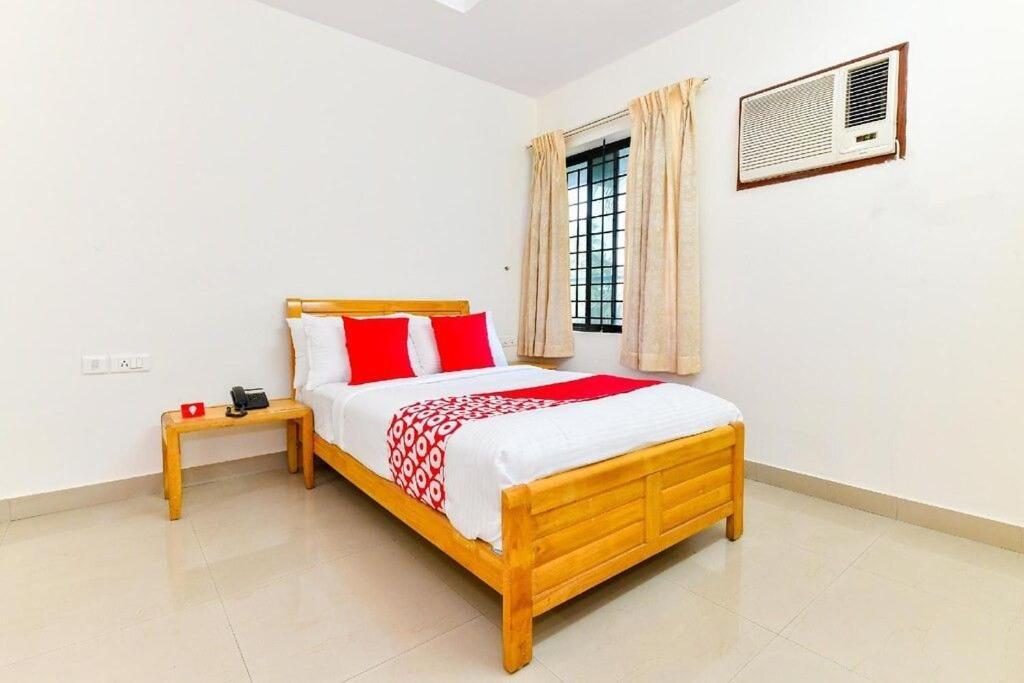 Hotel Tri-Star Residency Kochi Exterior foto