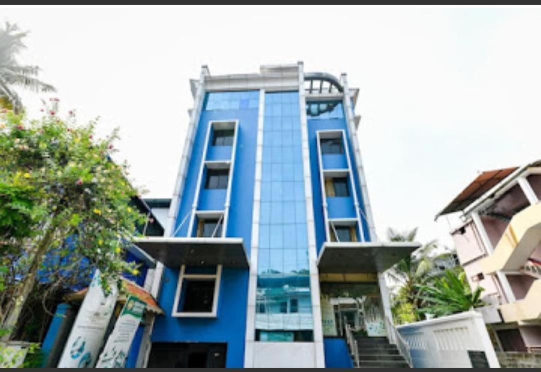 Hotel Tri-Star Residency Kochi Exterior foto