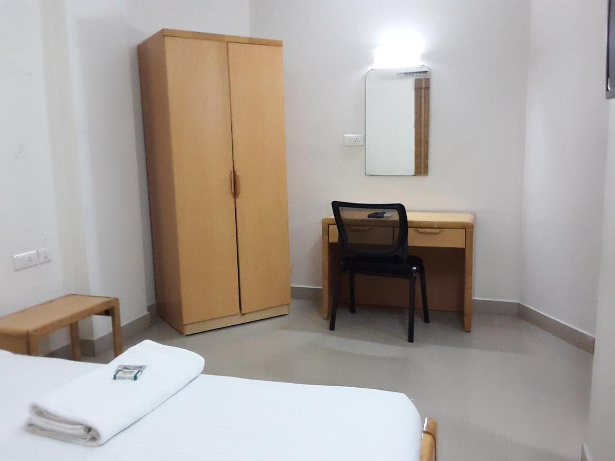Hotel Tri-Star Residency Kochi Exterior foto